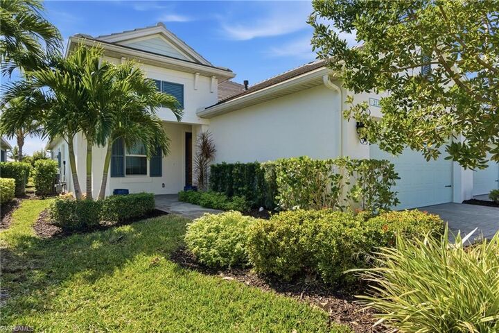 Property Photo:  2118 Marquesa Cir  FL 34112 