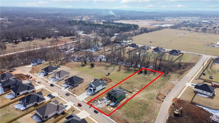 Property Photo:  949 Red Cedar Place  AR 72756 