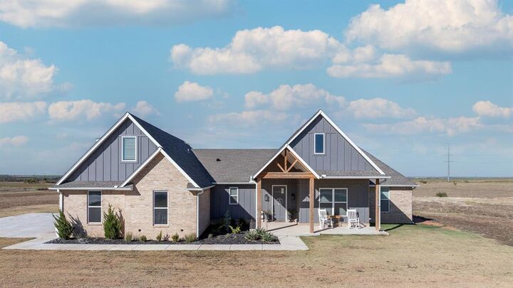 Property Photo:  4169 Red Cedar NW Avenue  OK 73078 