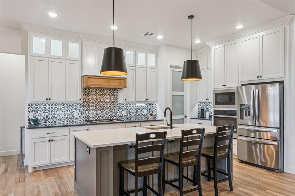 Property Photo:  5812 Ledgestone Drive  OK 73064 