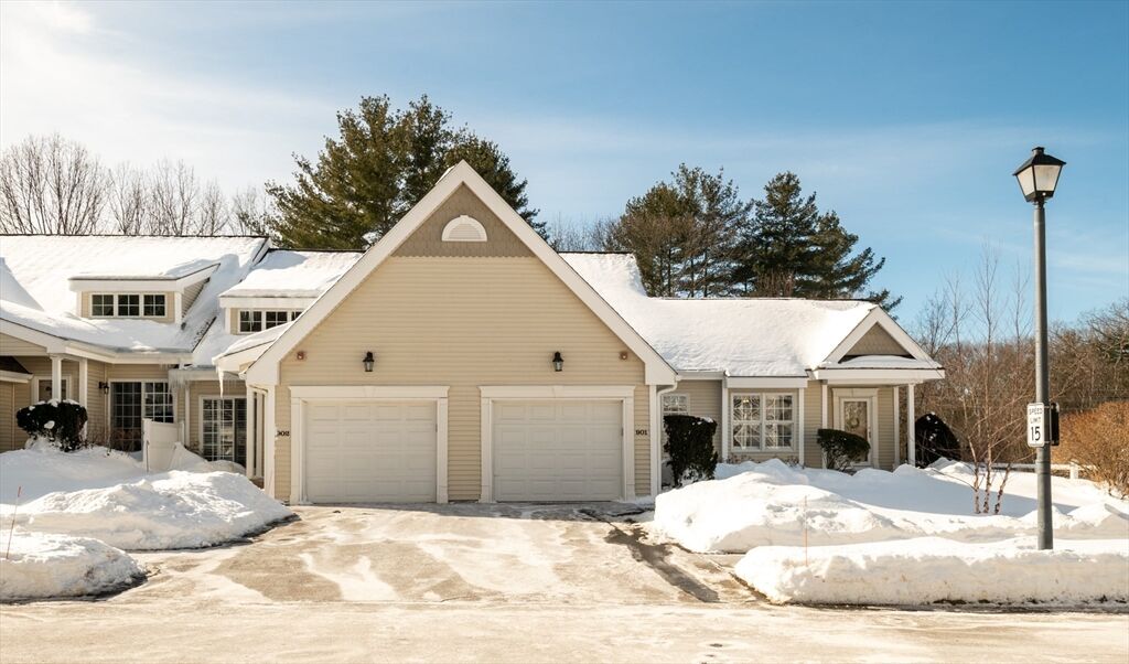 Property Photo: 901 Alyssa Dr 901 MA 01834