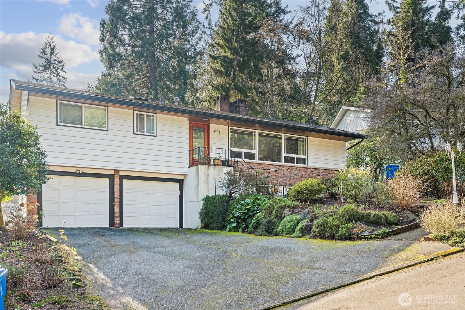Property Photo: 415 N 179th Place Lower WA 98133