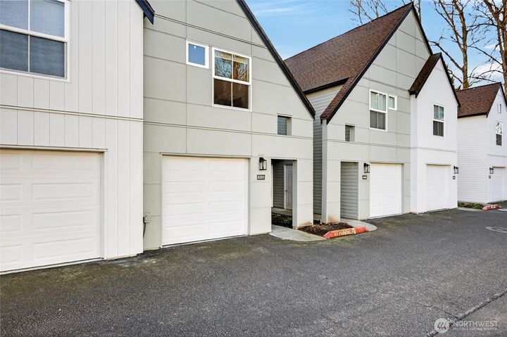 Property Photo: 6615 S 239th Place R109 WA 98032