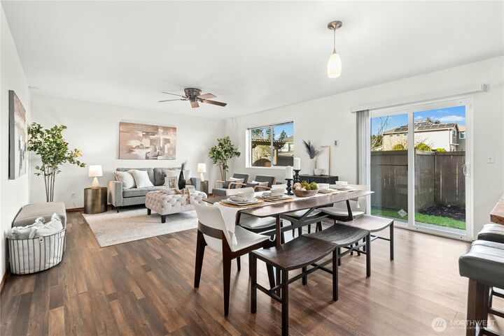 Property Photo:  2331  121st Place SW  WA 98204 