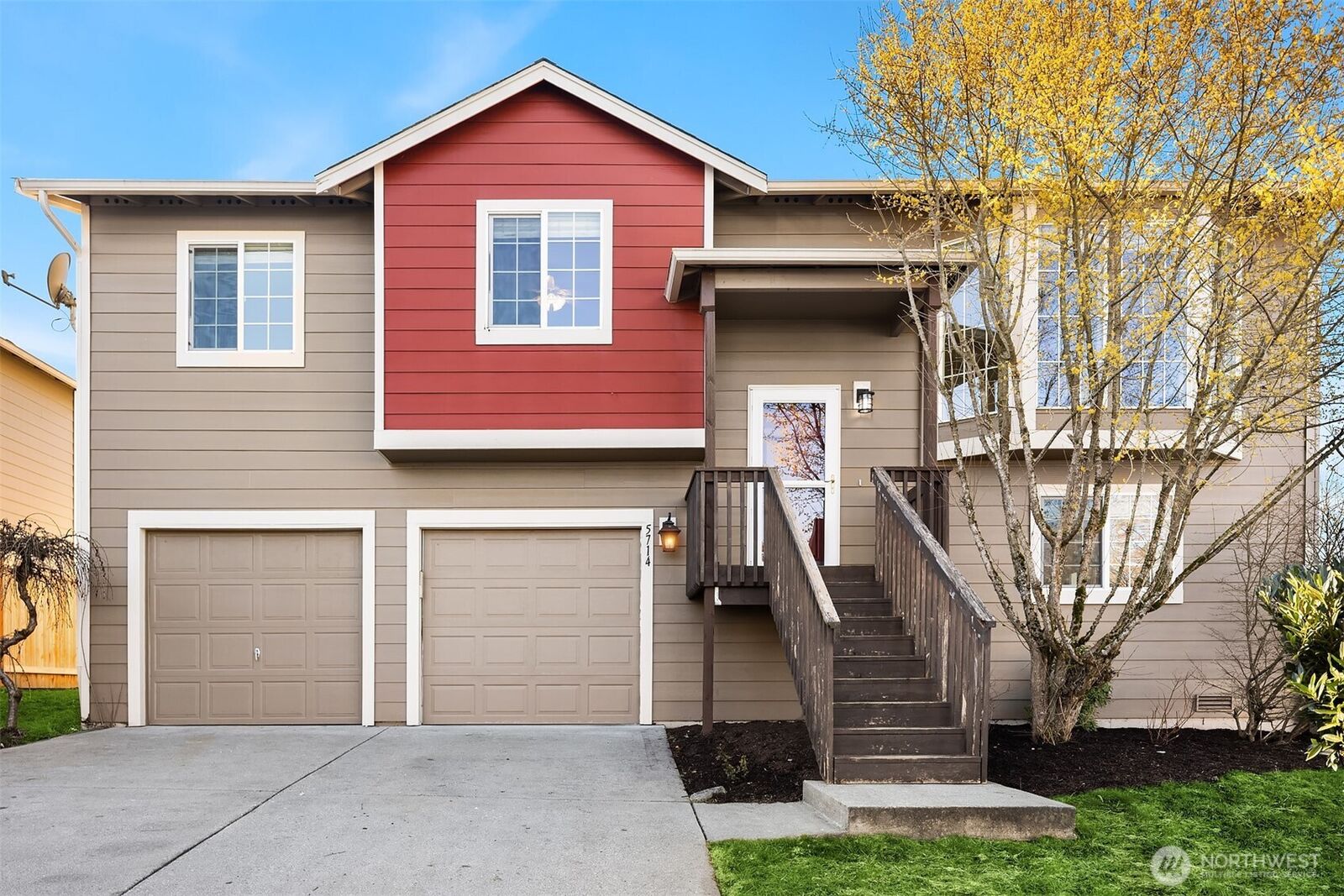 Property Photo:  5714  80th Avenue NE  WA 98270 