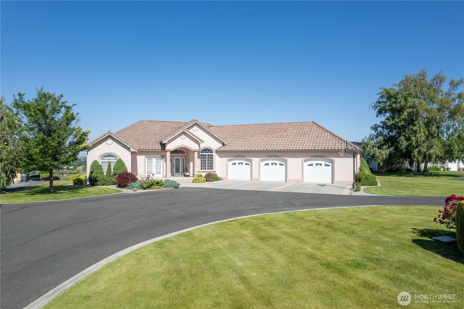 Property Photo:  4560  Bluff Drive NE  WA 98837 