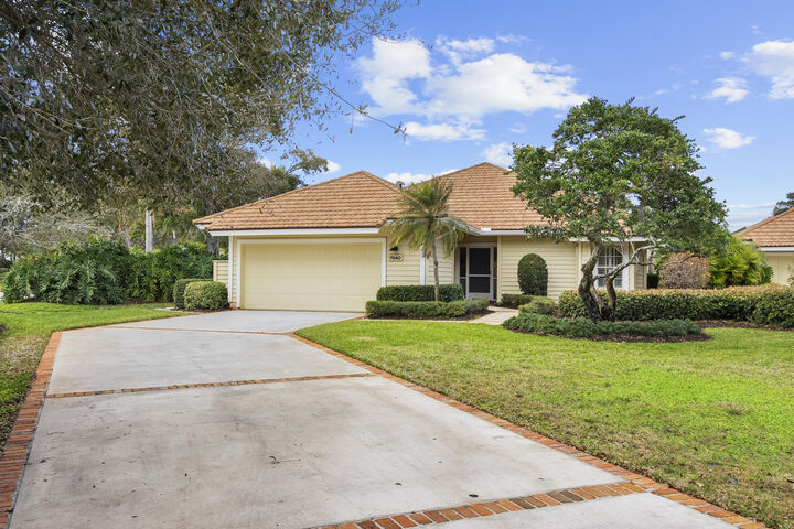 Property Photo:  7040 SE Winged Foot Drive  FL 34997 