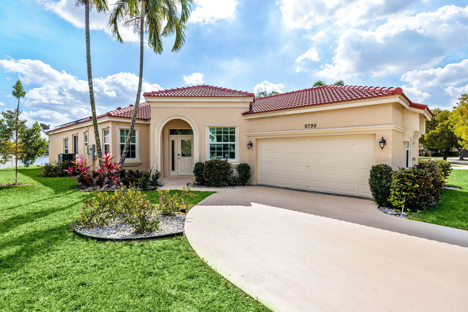 Property Photo:  9790 Scribner Lane  FL 33414 