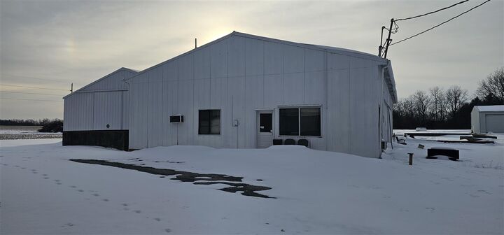 Property Photo:  1664 S Centerville Road  IN 47330 