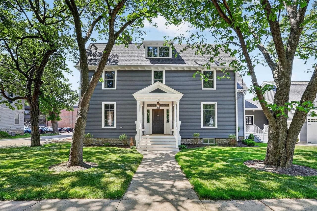 Property Photo:  742 Church Street  WI 53511 