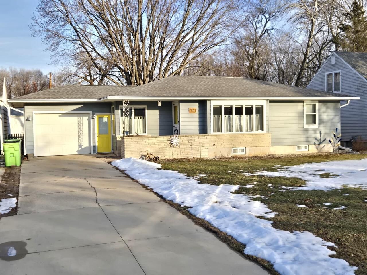 Property Photo:  76 S Willow Court  WI 53946 