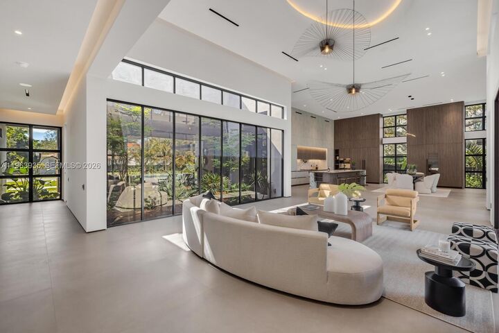 Property Photo:  549 NE 95th St  FL 33138 