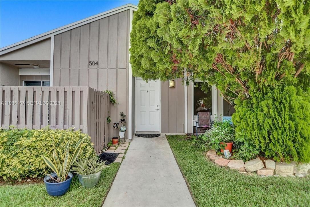 Property Photo:  504 Woodgate Cir C  FL 33326 