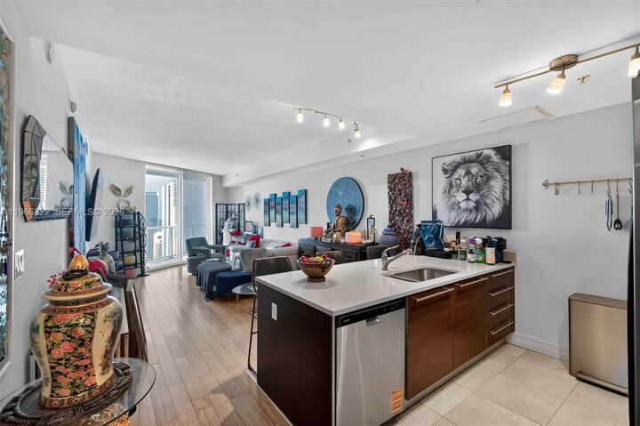 Property Photo: 1900 N Bayshore Dr 4508 FL 33132