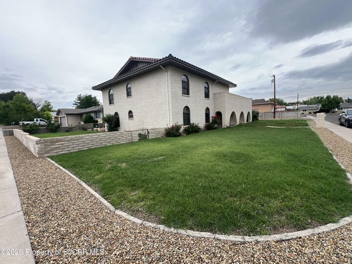 Property Photo:  2205 N Santiago Avenue  NM 87401 