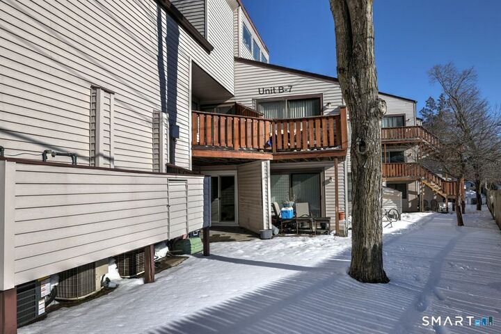 Property Photo: 146 Springside Avenue B7 CT 06515