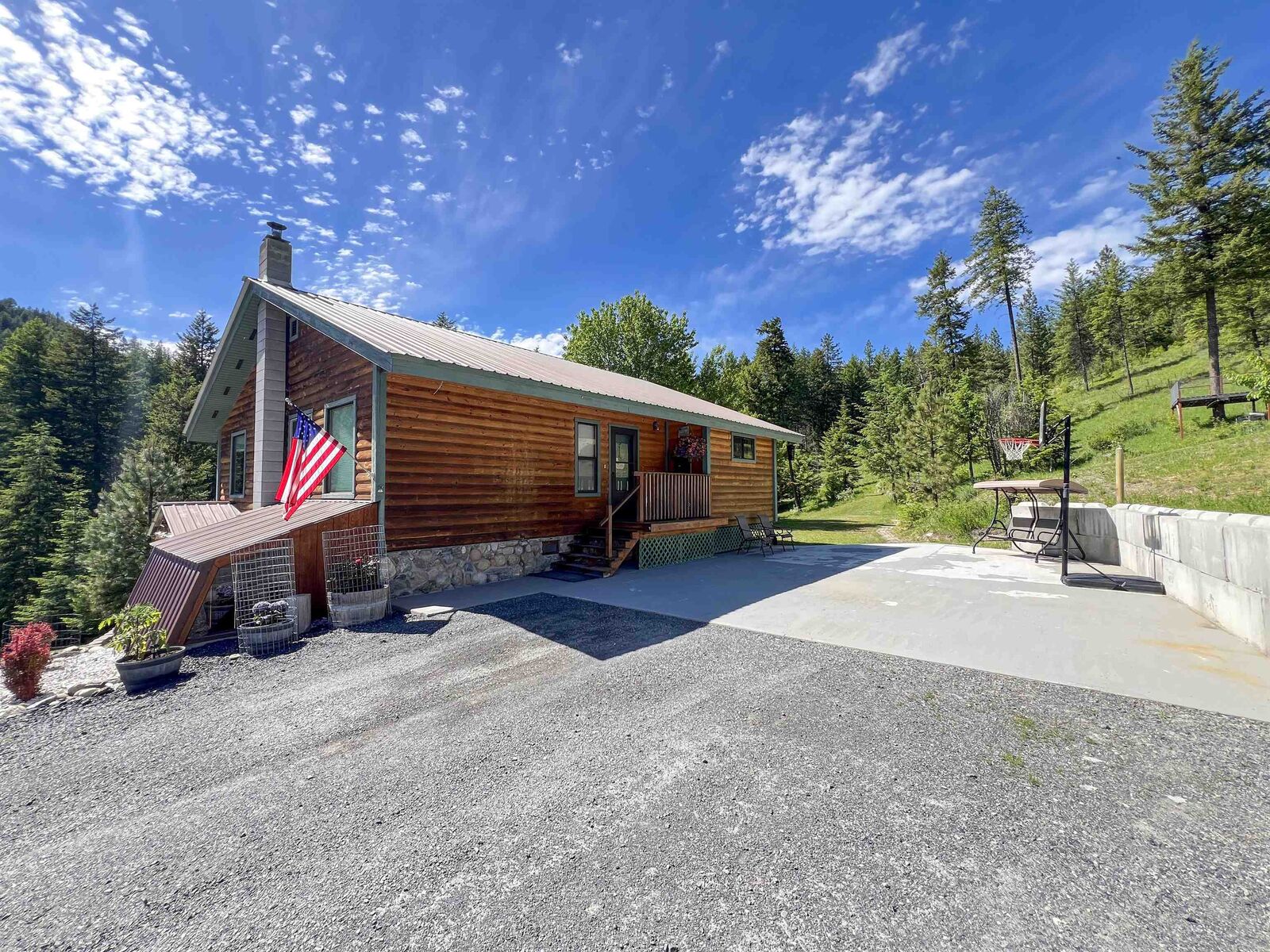 Property Photo: 1188 Randall Rd WA 99114
