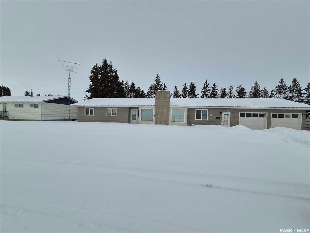 Photo de la propriété: 205 Railway Avenue N SK S0J 1R0
