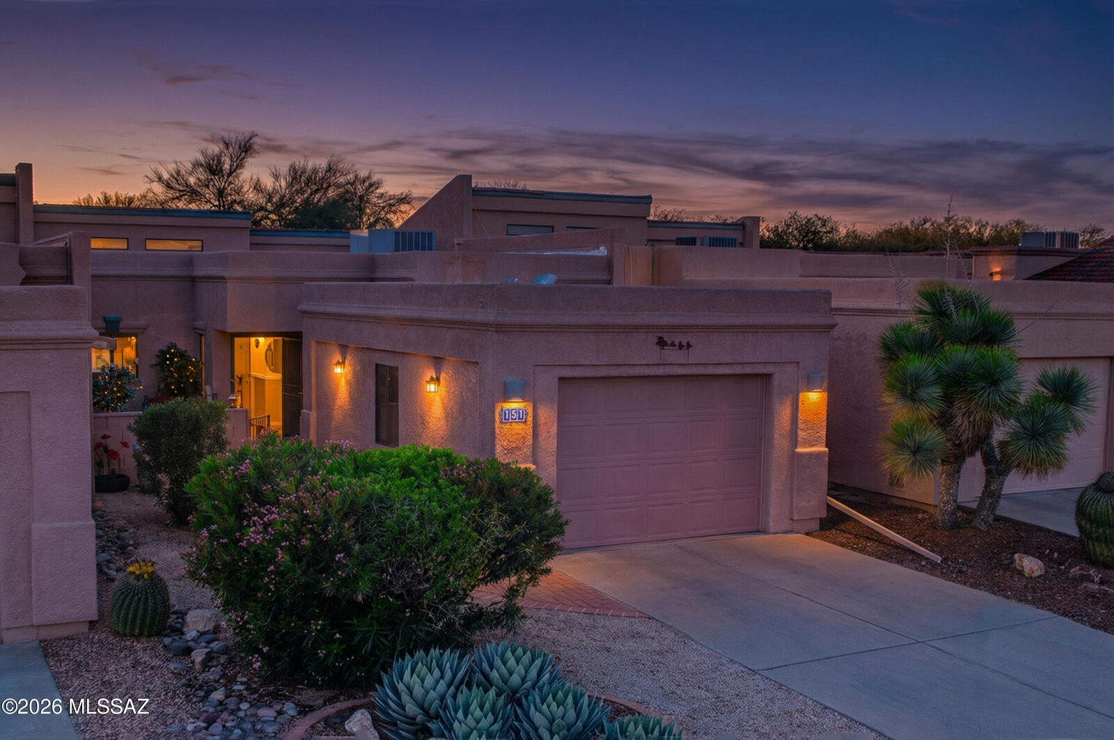Property Photo:  151 N Crescent Bell Drive  AZ 85614 