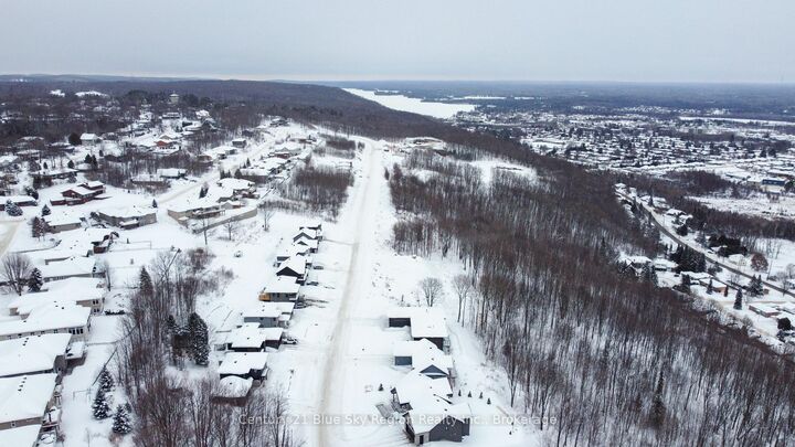 Property Photo:  66 Kenreta Drive  ON P1C 0A5 