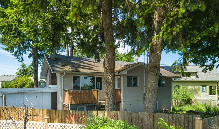 Property Photo:  308 Harewood Rd  BC V9R 2Z2 