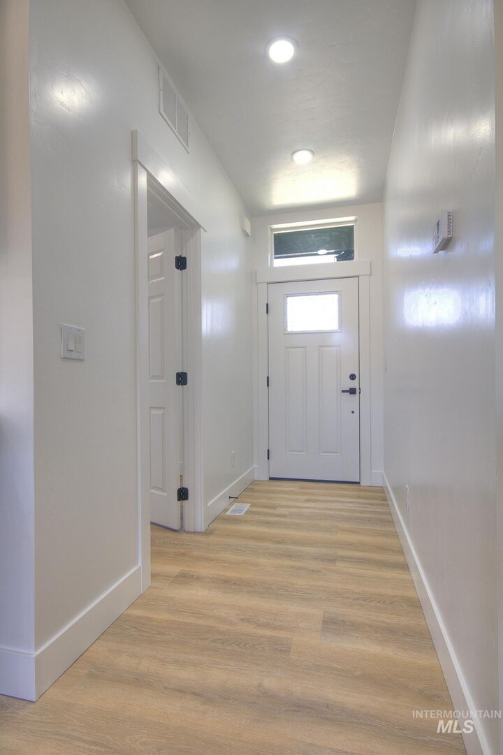 Property Photo:  2930 NE 16th Avenue  ID 83661 