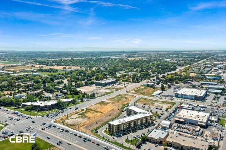 Property Photo:  3070 E Franklin Rd  ID 83642 