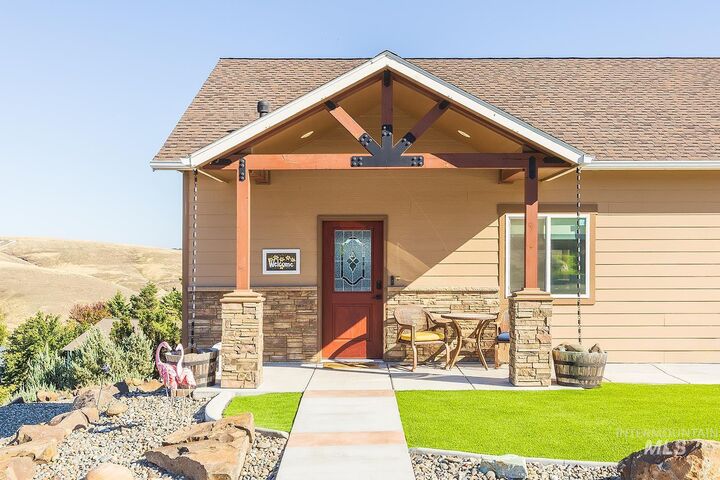 Property Photo:  3435 Chukar Ln  WA 99403 