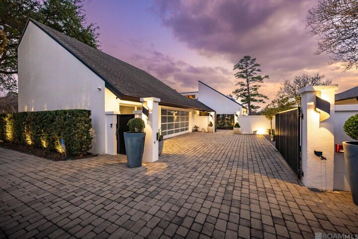 Property Photo:  8742 W Fairway Dr  LA 70809 