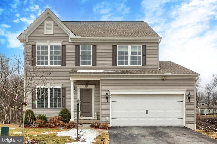 Property Photo:  17 Barnhart Circle  PA 17050 