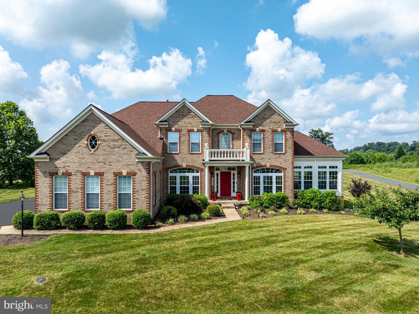 Property Photo: 19575 Rothbury Lane VA 20175