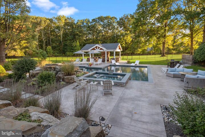 Property Photo:  7 Woodland Road  PA 18940 