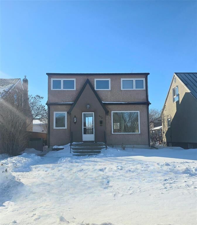 Property Photo:  670 Lansdowne Avenue  MB R2W 0J1 