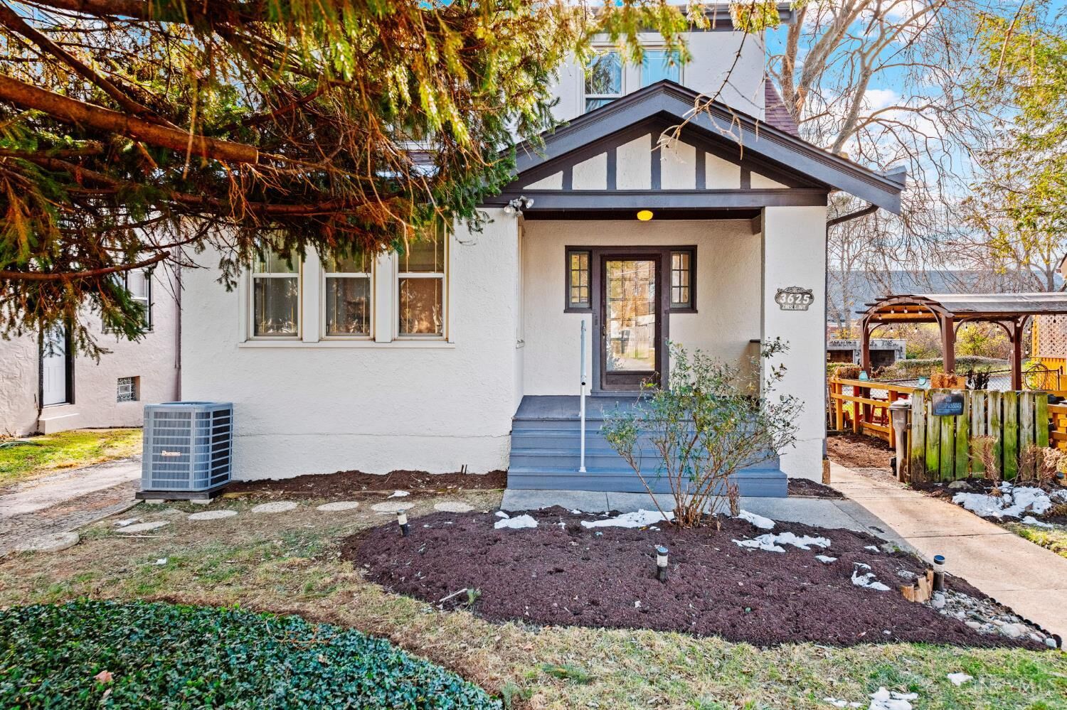 Property Photo:  3625 Zinsle Avenue  OH 45213 