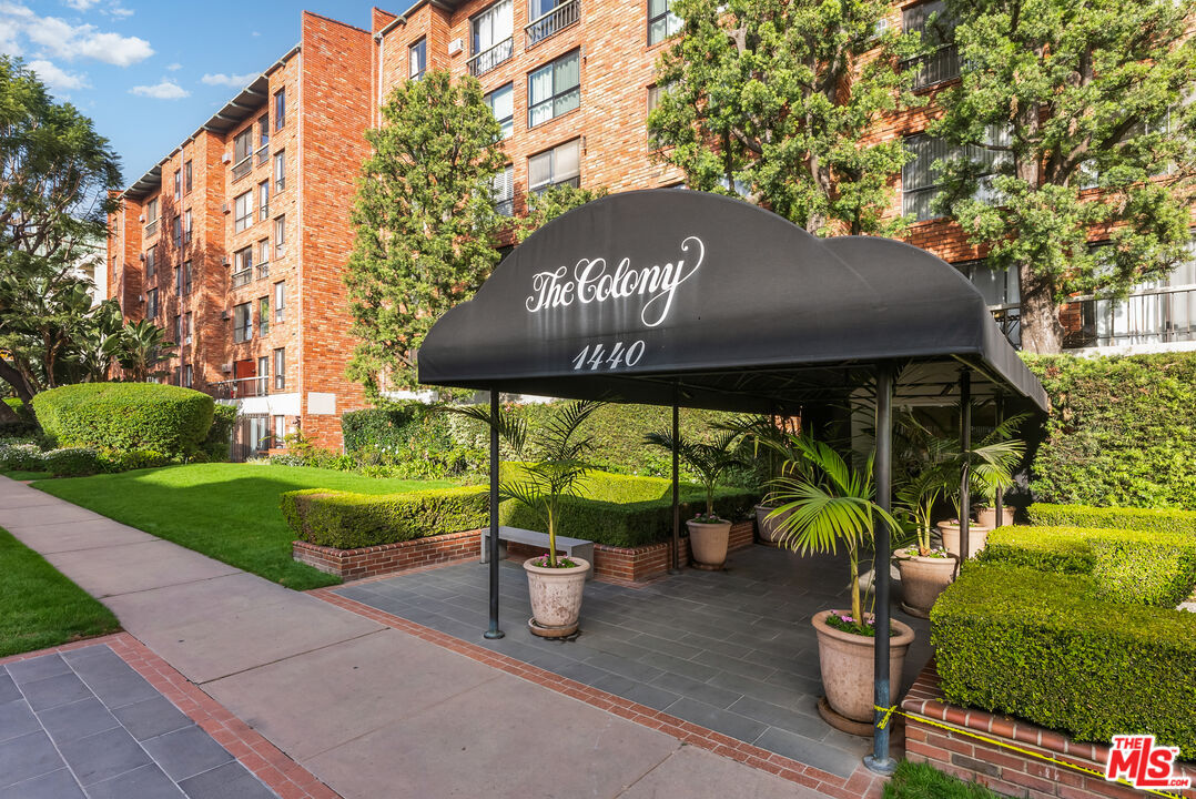 Property Photo:  1440 Veteran Ave  CA 90024 