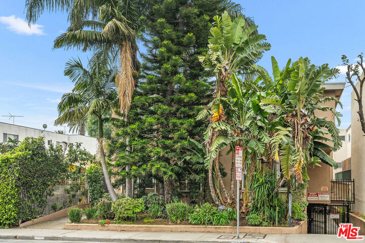 Property Photo:  7550 Fountain Ave  CA 90046 