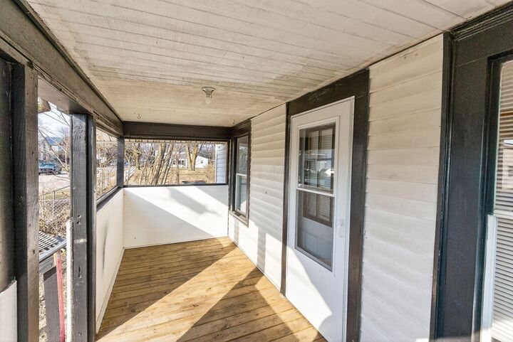 Property Photo:  230 Edwards Street  OH 43302 