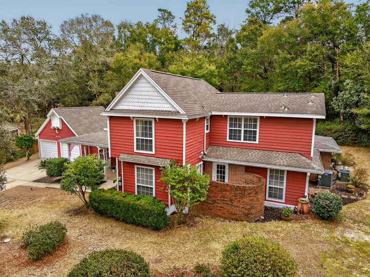 Property Photo:  821 Lake Amick Drive  FL 32578 