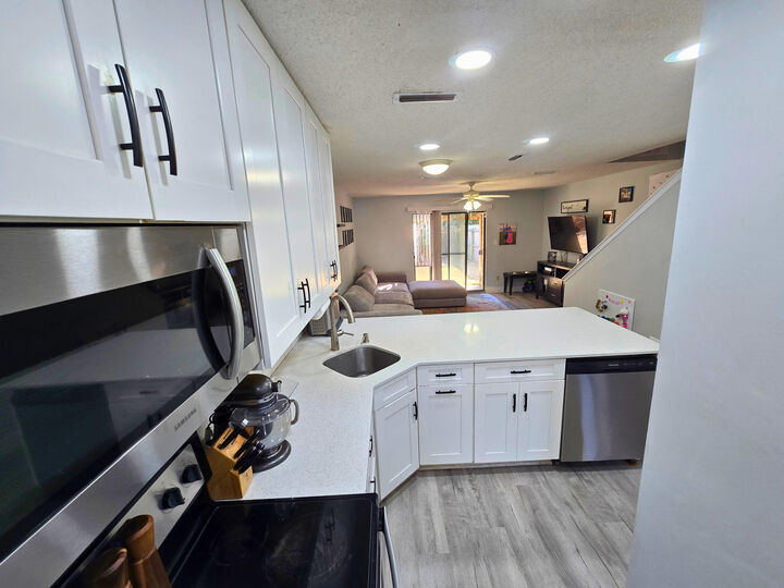 Property Photo:  11 NW Poulton Drive Unit E  FL 32548 