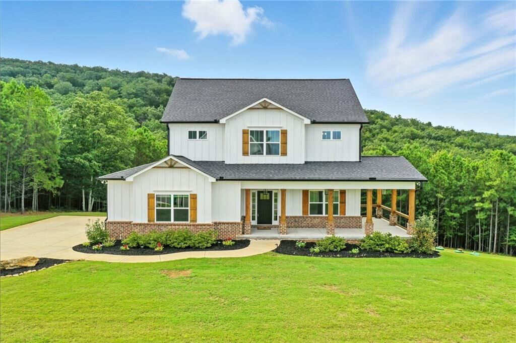 Property Photo: 548 Stoneledge Road GA 30143