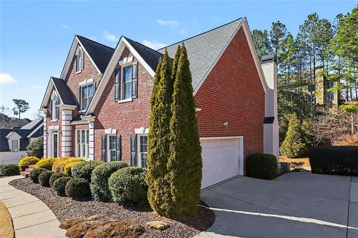 Property Photo: 595 Abbeywood Drive GA 30075