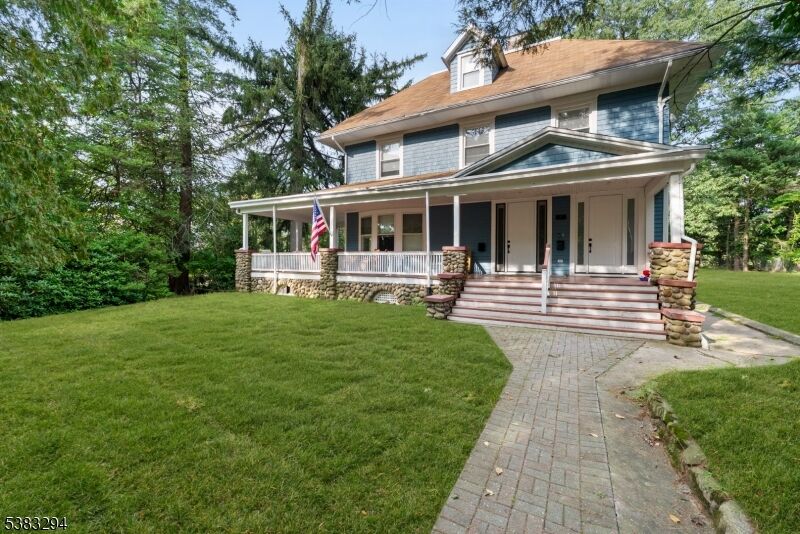Property Photo:  31 Oak Grove Rd 2  NJ 07006 