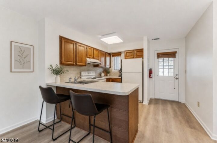 Property Photo: 7 Westchester Ter NJ 08801