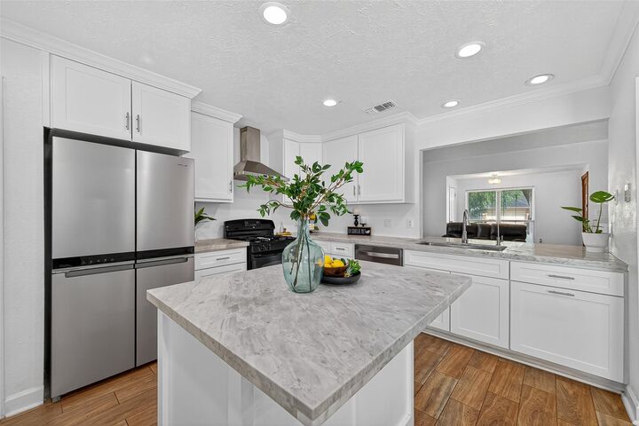 Property Photo: 5323 Windsong Trail TX 77084