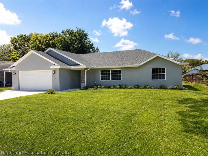 Property Photo: 3225 Mildred Street FL 33875