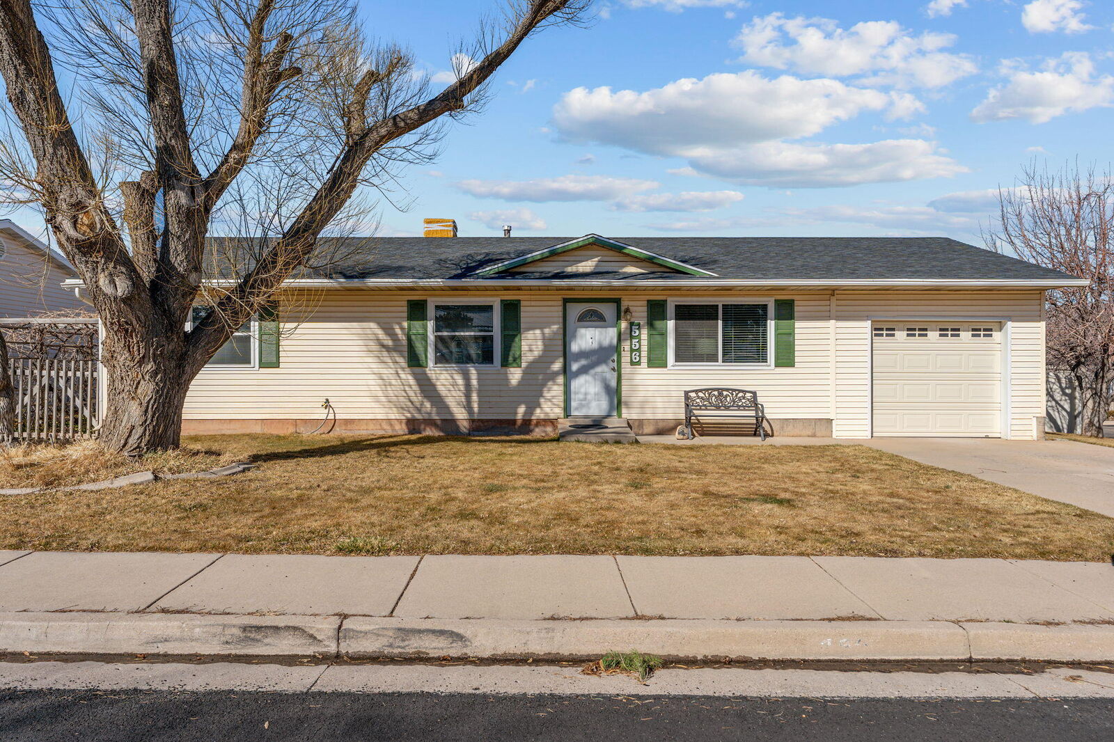 Property Photo:  556 W Pinewood Dr  UT 84720 