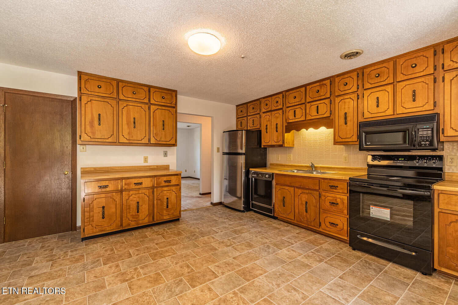 Property Photo:  810 Highland Drive 103  TN 37912 