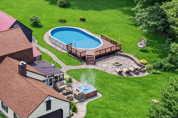 Property Photo:  4 Debbie Court  NY 10918 