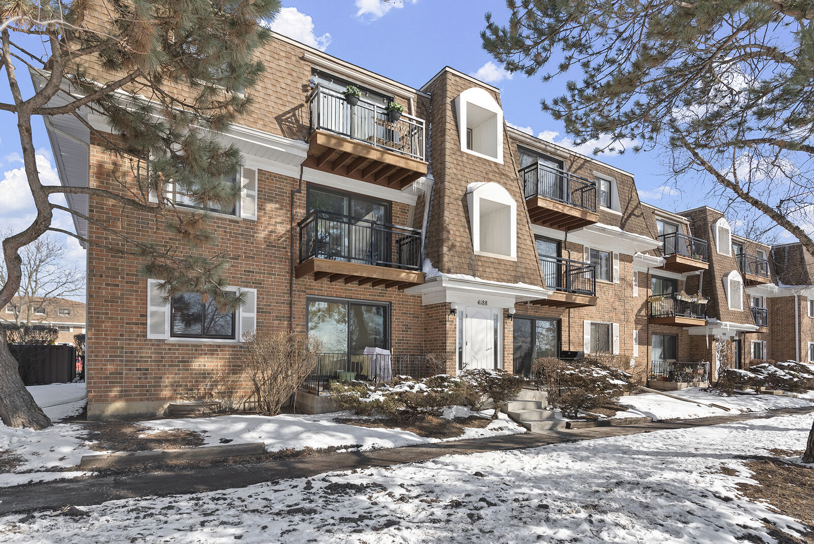 Property Photo:  4188 Cove Lane F  IL 60025 