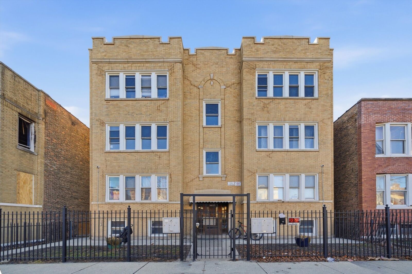 Property Photo:  1140 N Lawndale Avenue 1  IL 60651 
